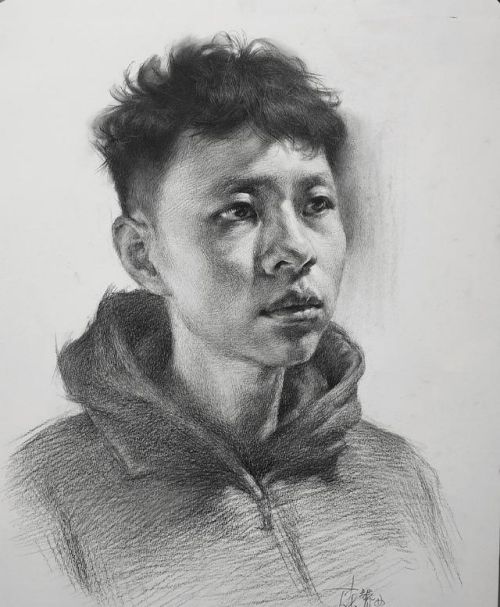 素描头像基础构图与灯光观察方法 素描头像基础教学之构图灯光解