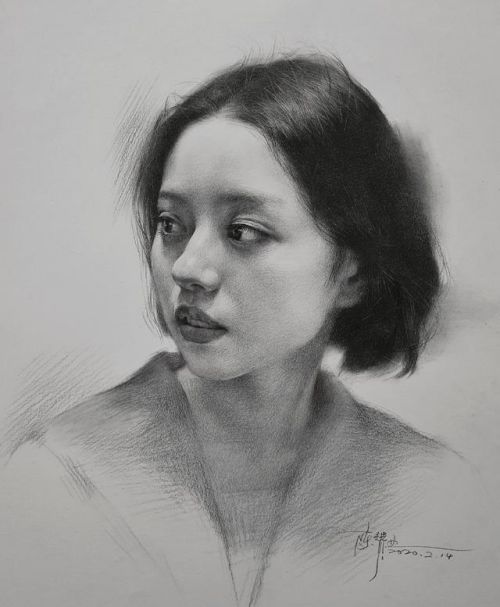 女青年四分之三侧素描头像怎么画 素描四分之三侧面女青年步骤示