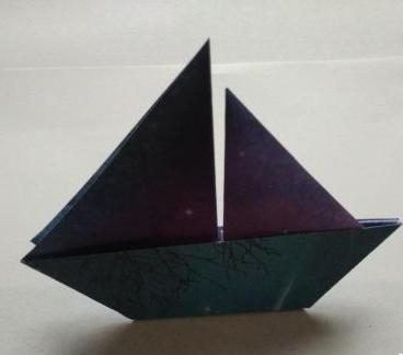 手工纸船怎么折？教大家4张彩纸折纸船的手工制作教程(手工纸船怎么折的视频)