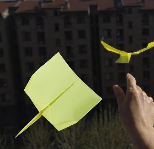 滑翔纸飞机的折法有哪些？教你做好看有趣的滑翔纸飞机手工(滑翔纸飞机的折法翅膀大)