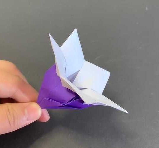 折纸风铃草怎么折？分享折纸风铃草折法(风铃草折纸视频)