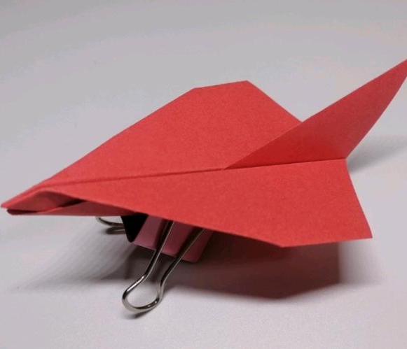 滑翔纸飞机怎么折呢？分享最强滑翔纸飞机折法(十大滑翔纸飞机怎么折)