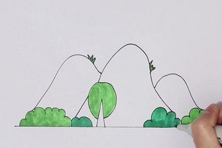 远处的山峰儿童简笔画