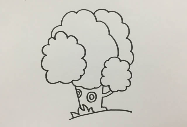 漂亮的大树简笔画步