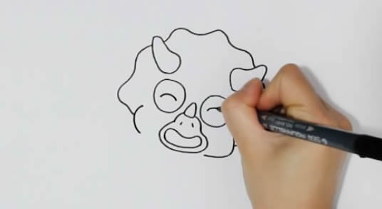 可爱的三角龙简笔画 可爱的三角龙简笔画