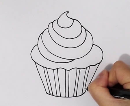 可口的甜品简笔画