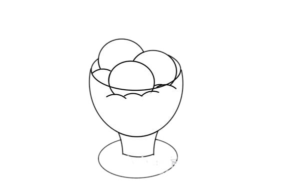 一杯冰激凌球简笔画