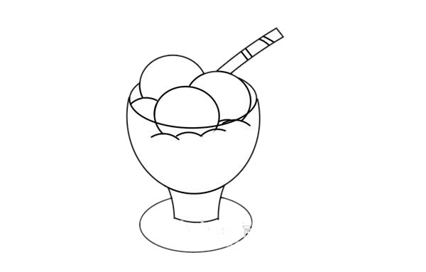 一杯冰激凌球简笔画