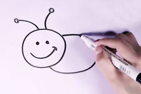 采蜜的小蜜蜂简笔画步骤