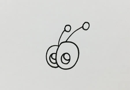 勤劳的卡通小蜜蜂简笔画(勤劳的小蜜蜂卡通画)